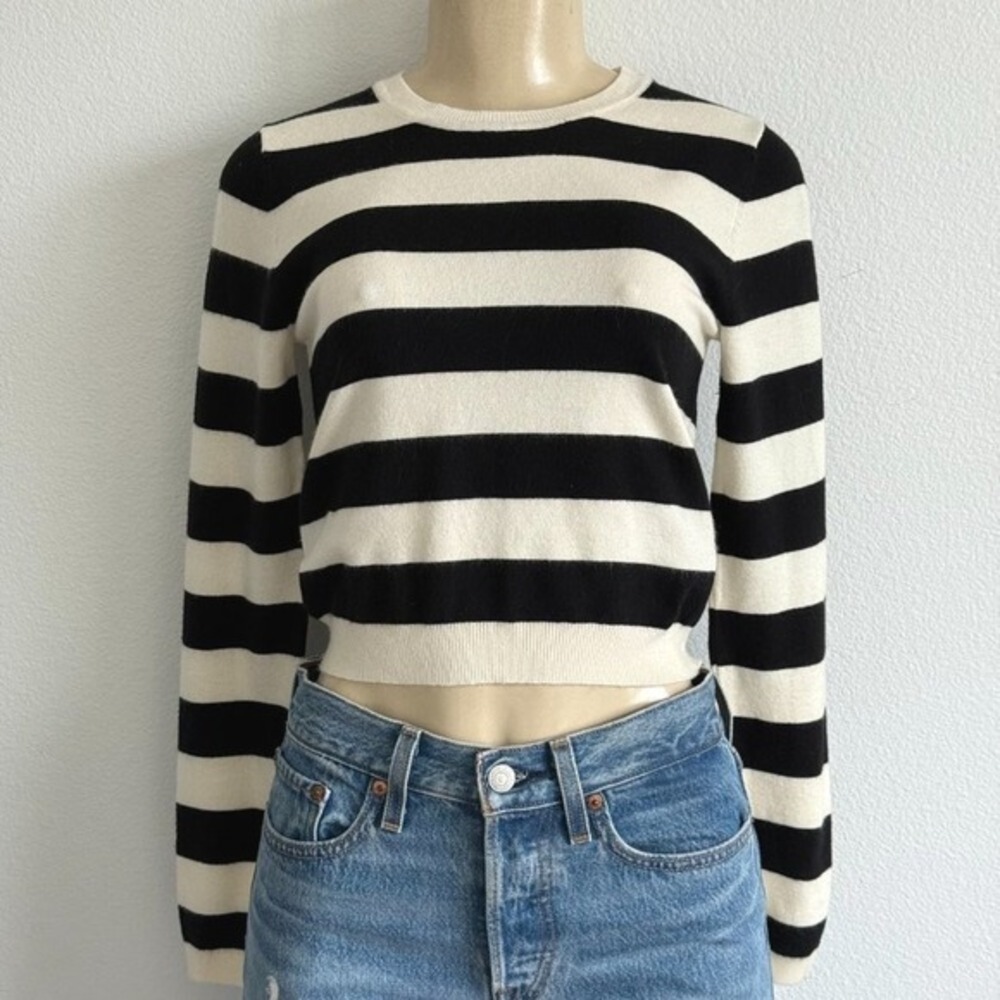 Active USA Striped Cropped Sweater Small Black Cream Parisian Chic Ribbed Preppy